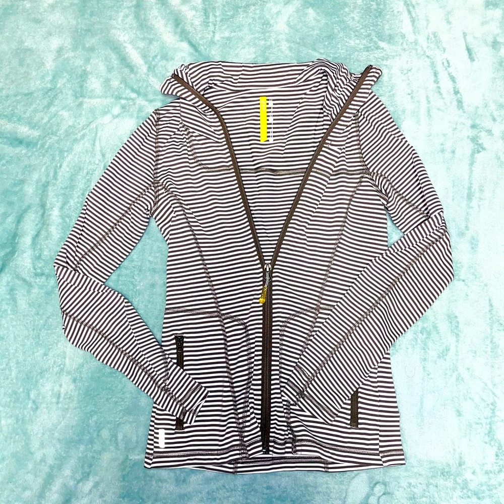 LOLË jacket